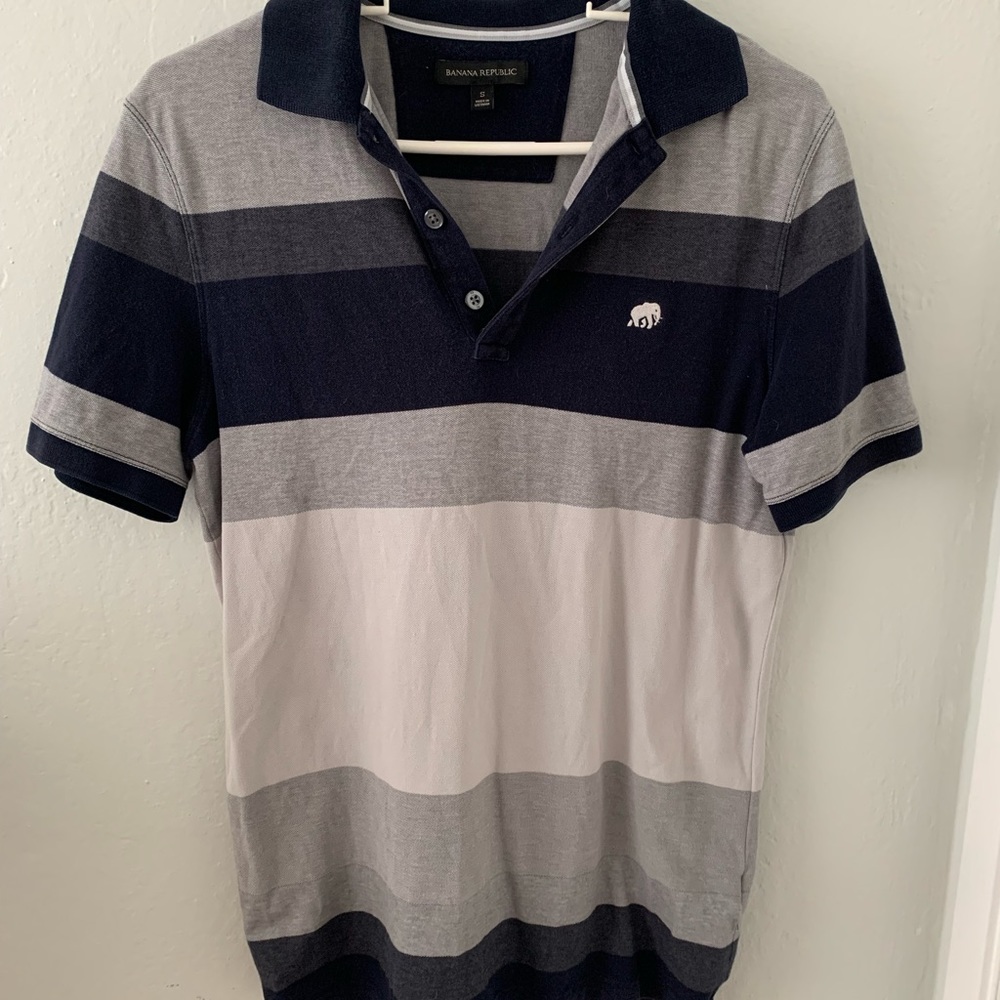 Banana Republic short sleeve collared shirt, small